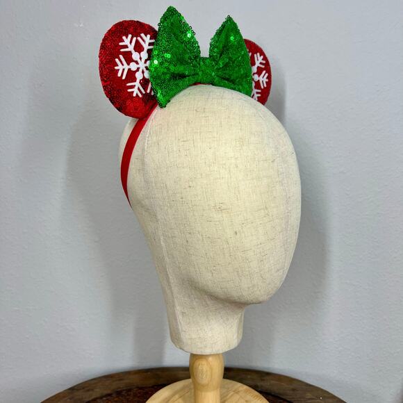🎄 Holly Berry Sparkle Elastic Minnie Ears | Disney-Inspired Adjustable Ears - Picture 5 of 5